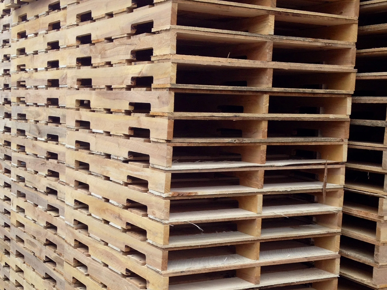 Fox Valley Wood Products covered wholesale lumber storage.